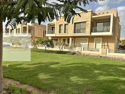 فيلا جاهزة من بكرة للبيع فى تاج سيتى امام المطار مباشرة بالتقسيط اطول فترة سداد