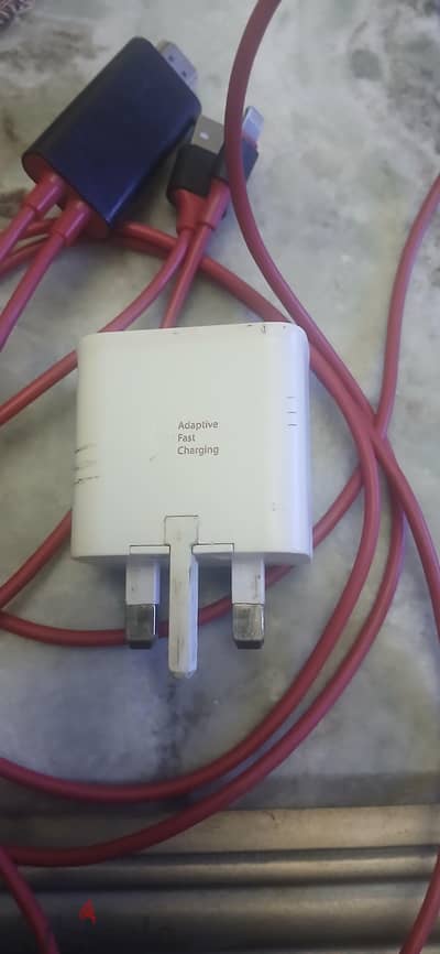 شاحن اصلي فاست شارج و كابل اصلي ايفون و كمان hdmi