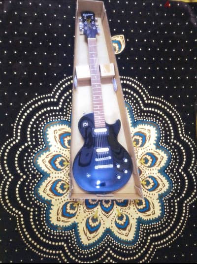 Brand New Black Epiphone Les Paul Studio E1 + mini amp & cable
