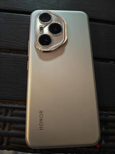 Honor 400 pro 12g ram 512 بحالة الجديد وبدون ضريبة