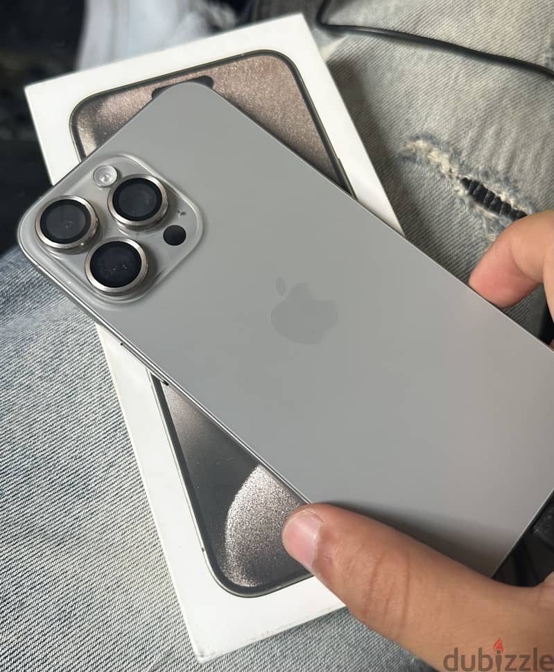 iPhone 15 pro max 3