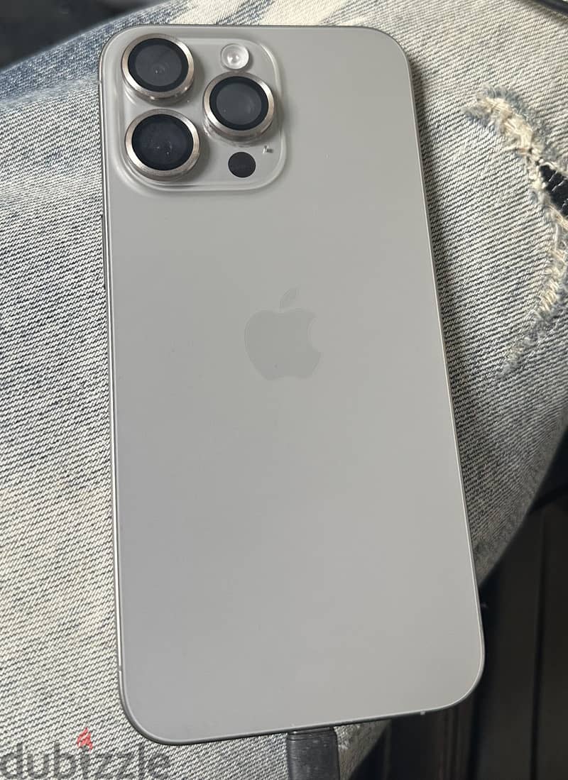 iPhone 15 pro max 4