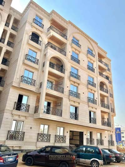 With a deposit of 1.4 million, immediately receive a Panorama apartment overlooking the Pyramids and the Grand Egyptian Museum in October Gardens in the Green City compound next to Ouest and Rock Eden and Sun Capital