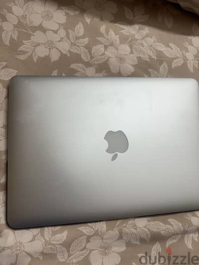 Macbook pro 2015 Mid Ram 8 - Hard 256 SSD