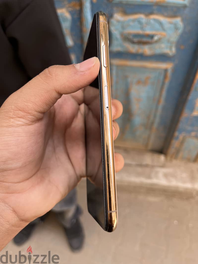 XS MAX 1
