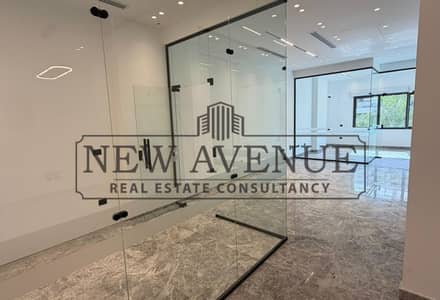 مكتب اداري للايجار للشركات جاهز للتشغيل مع تشطيب بالكامل مميز في lake view residence مكتب اداري للايجار للشركات جاهز للتشغيل مع تشطيب بالكامل مميز في lake view residence
