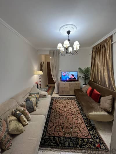 شقة مفروشة للإيجار في Agouza – 5 دقايق من الزمالك – Fully Furnished