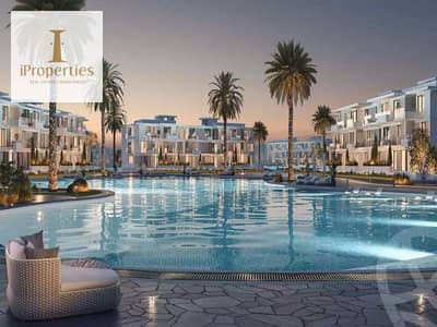 شاليه متشطب بتكيفات والمطبخ  بمقدم 400 الف  وتقسيط علي 9 سنوات صف اول علي البحر في راس الحكمة سولاري من مصر ايطاليا