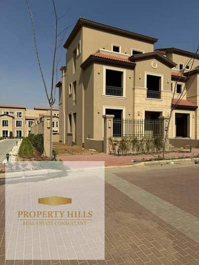 Twin villa ready to move 286 sq m resale 4 bedrooms available for viewing in La Vista City New Administrative Capital near the Middle Ring Road.