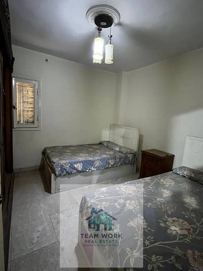للإيجار المفروش: شقة 3 غرف بسعر لقطة في قلب الحي الأول مكيفهFurnished apartment for rent: 3-bedroom apartment at a bargain price in the heart of the F