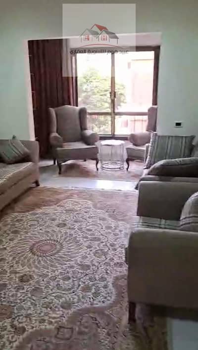 شقه للبيع بمدينه نصر الحي التامن خطوات للنادي الاهلي  الشقه بتطل علي شارع الطاقه الشقه لها حصه بالارض والجراج
