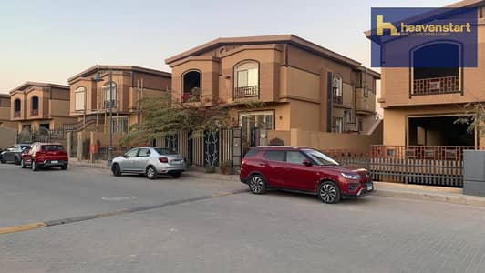 Townhouse next to Mall of Egypt in Pyramids Walk a strong opportunity for housing and investment in the Eastern Expansions a distinguished location close to Wadi Degla and Hyper One a distinguished location in Sheikh Zayed