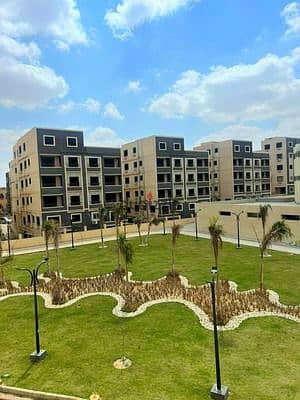 شقة أرضي بجاردن للبيع في سيفورا هايتس – خلف الـ AUC – تشطيب الترا سوبر لوكس