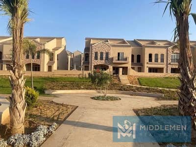 تاون هاوس 270 متر لوكيشن مميز جاهزه للاستلام اقل سعر فى السوق جرين سكوير المستقبل سيتي بجوار بلوم فيلدز و هاب تاون حسن علام green square