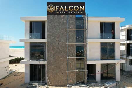 ع البحر بجوار فندق Rixos العالمين , استلام فوري فـ Marina 5 بالتقسيط حتي 5 سنين , اجدد طرح بسعر اللونش
