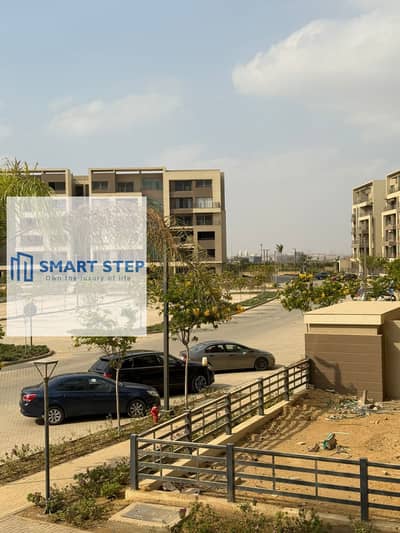 شقه للبيع لقطه جدا فيو لاند سكيب واستلام فوري في اميز كمبوندات المستقبل كابيتال جاردنز Capital Gardens