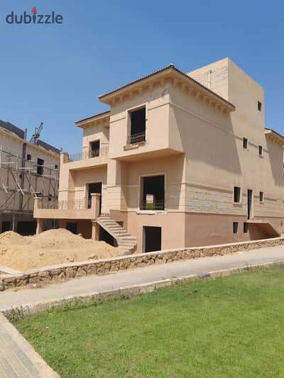 700 sq m villa for sale in Rehana Compound, First Settlement