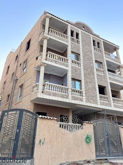For sale, an apartment in the October Gardens tourist area.