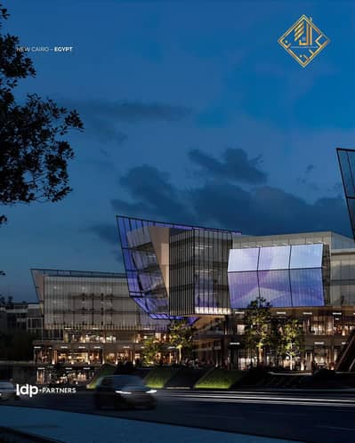Commercial shop for sale in a prime location in the heart of Fifth Settlement, with a distinctive view, available for payment in installments over 10