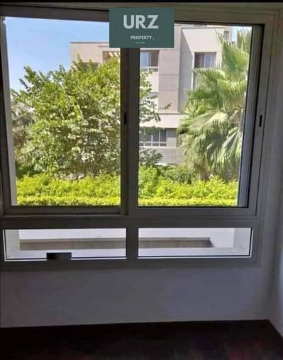 بسعر مميز فيلا تشطيب كامل 5 غرف بخصم فوري هائل % في افضل مرحلة للفيلات فقط علي طريق السويس مباشرة بالقرب من بالم هيلز و ماونتن فيو اي سيتي
