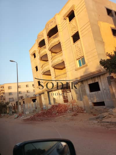امتلك شقه تاني نمرة من نادي سيتي كلوب والمدرسة الدولية  بالقرب من جميع الخدمات والمولات . قسط