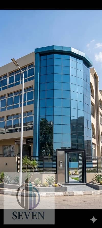 Administrative building for rent, ultra-modern, 1600 m², licensed in New Maadi for major companies.