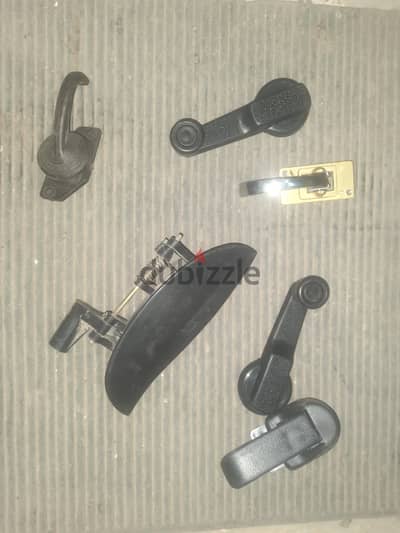 جميع مكونات ابواب السيارات بكل الماركات