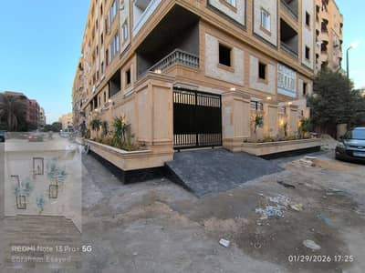 A ground villa for 175m at a corner in the fourth gate next to the army street