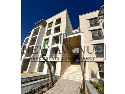 Marassi chalet in Lea phase superlux finishing & fully furnished with kichen & ACs with pool view