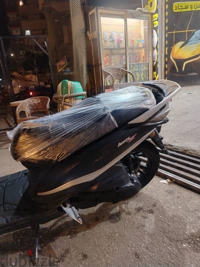 اسكوتر sym st 200