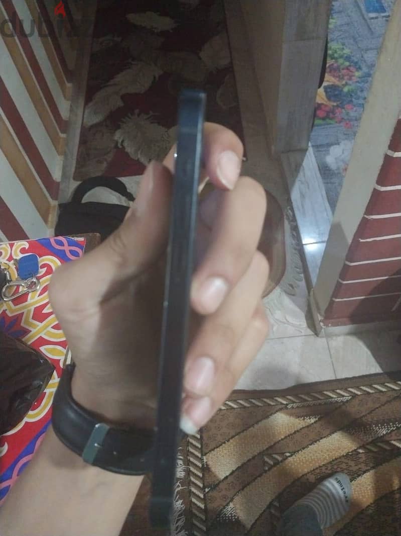 ايفون ١٢ 3