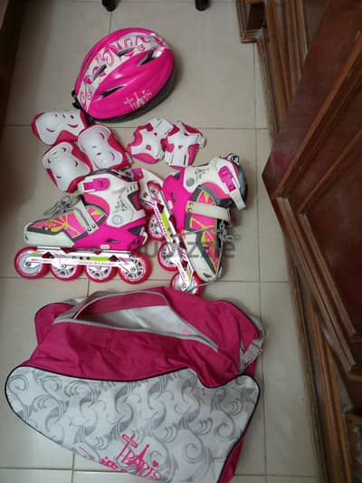 Inline Skates احترافي ABEC-7 – حالة ممتازة + خوذة وواقيات