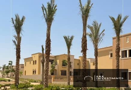 تاون هاوس فيلا بفيو مميز جدا علي لاند سكيب بافضل سعر في السوق للبيع في كمبوند سيتي جيت التجمع الخامس