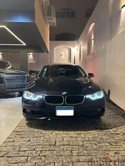 Bmw 318i 2018 فابريكا بالكامل