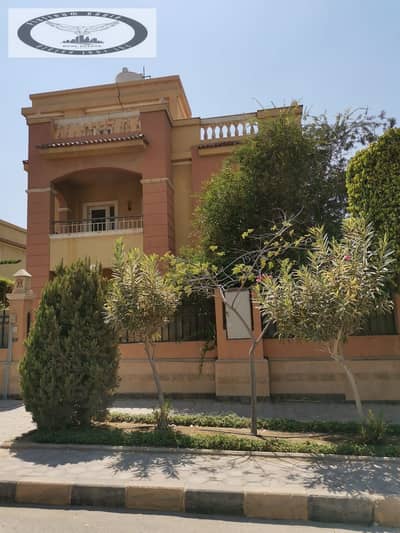 فيلا standalone للايجار التجمع الخامس  امام نادي الزهور بالقرب من الجامعة الامريكية وبوينت 90 تشطيب الترا سوبر لوكس