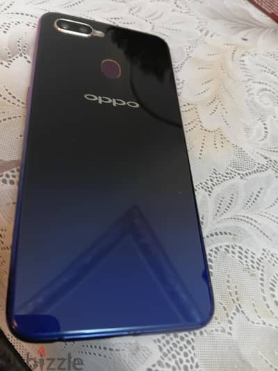 موبايل اوبو f9 للبيع بحاله ممتازه