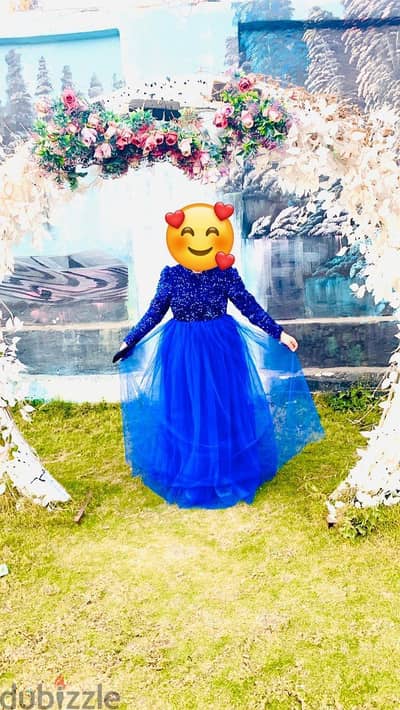 فستان اتلبس ساعتين بس لسه جديد