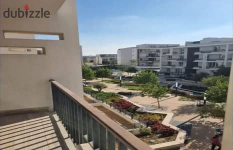 شقة كاملة التشطيب بالتكيفات في بيراميدز هيلز اورا بجوار نيو جيزة