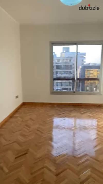 Apartment for rent on Al-Mirghani Street, a prime location suitable for all purposes