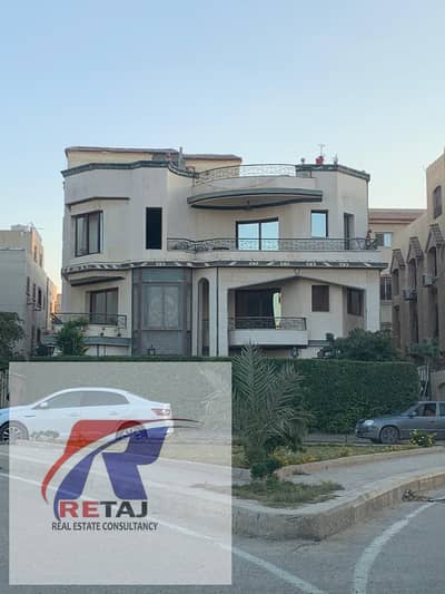 شقة للإيجار اداري او سكني في الحي الثاني التجمع الخامس أرضي بجاردن أمام المستشفي الجوي بسعر مميز ولوكيشن مميز من التسعين الجنوبي