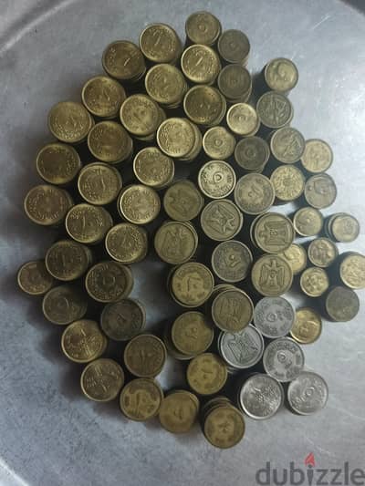 1070 قطعه معدنيه ب 2675 جنيه وعليه100 ورقه خمس قروش  سيريال متصل هديه