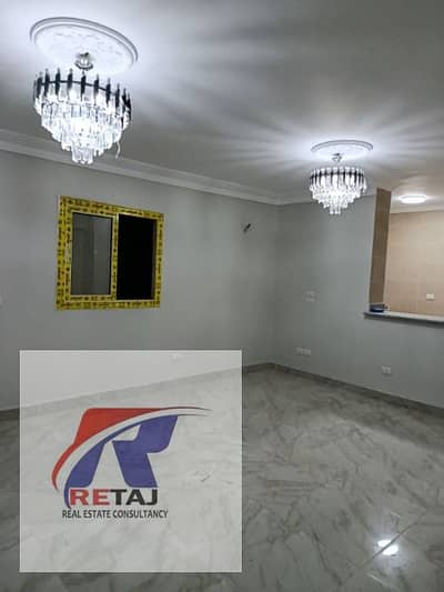 شقة الترا للايجار في الواحه اول سكن علي ش الخمسين الرئيسي مباشره سعرها مميز جدا