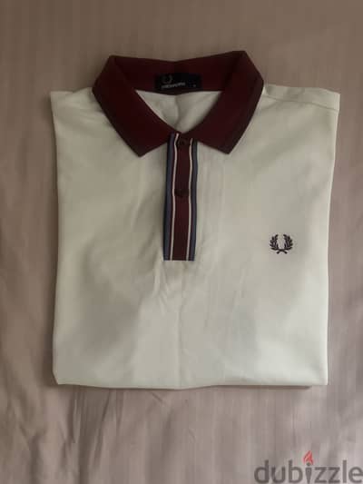 تيشيرت  نص كم  ماركه fredperry مقاس m