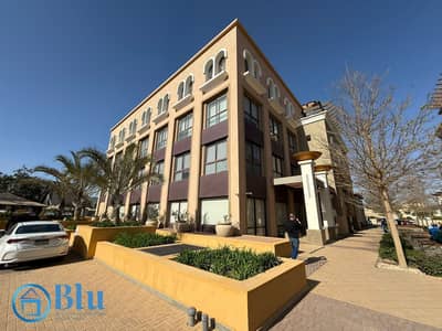 للإيجار كافيه جاهز بمساحة 116م + أوت دور 75م في Mivida Business Park