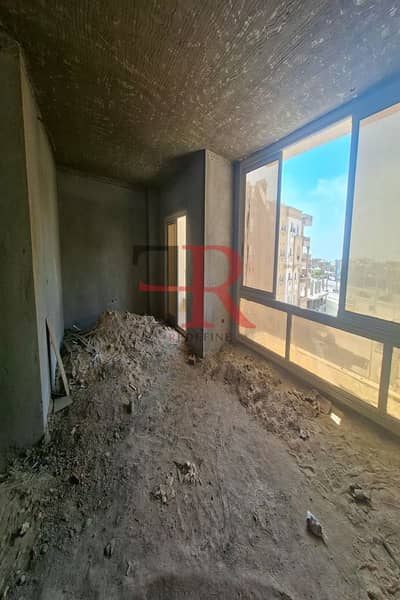 شقة للبيع بموقع مميز في حي اللوتس  الشماليه بالقاهرة الجديدة.