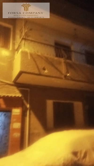 كود131 بيت للبيع 135 متر قديم طنطا شارع عبد السلام عارف يباع كارض منتفرع من ش نجف الجامعه يتون من ارضى ودور وروف