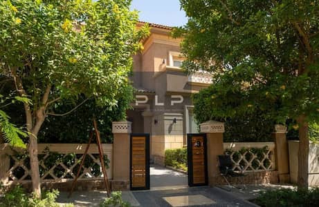 400 m Ready with AC's and Equipped Kitchen Resale Villa For Sale in LANOUVA VISTA New Cairo