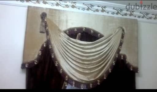 عدد 2 برقع بحاله جيده جدا يوجد بها مسارات للستائر