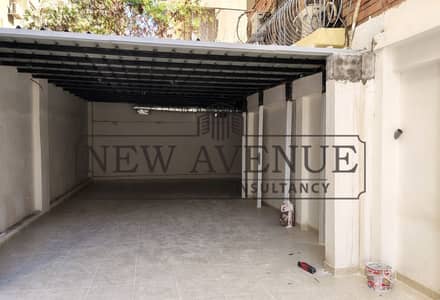 محل تجاري للايجار بموقع و مساحة مميزة في makram ebeid nasr city