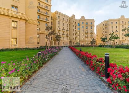 فرصة سكن جاهز بالعاصمة | أمام البرج الأيقوني مباشرة بموقع مميز في نيو جاردن سيتي R5